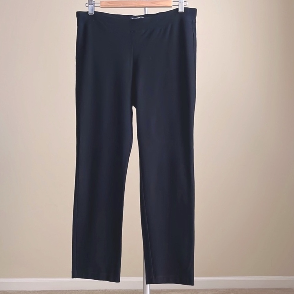 Eileen Fisher - Tapered Ankle Pants in Black - Small